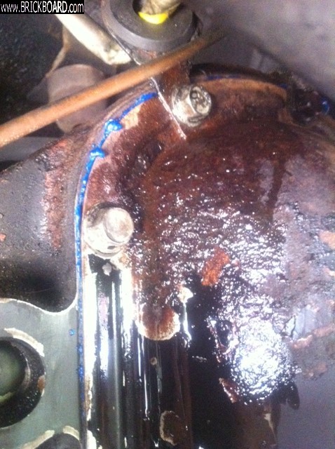 Volvo 200 -- Leaking rear differential - 4