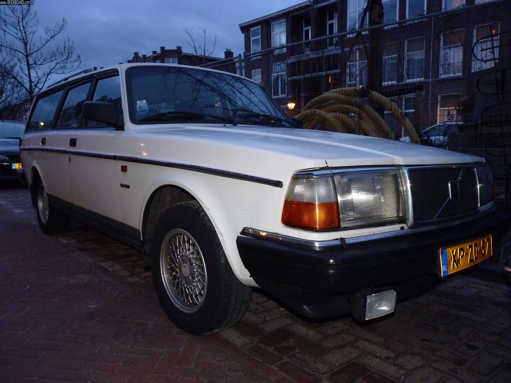 Volvo  -- 1992-93 Volvo 240 Polar Estate