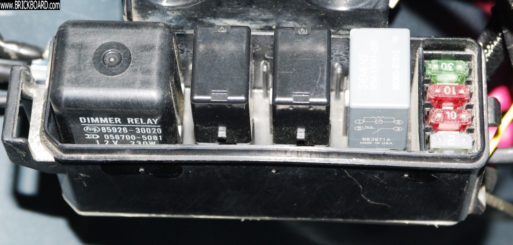 Volvo 140-160 -- Relays