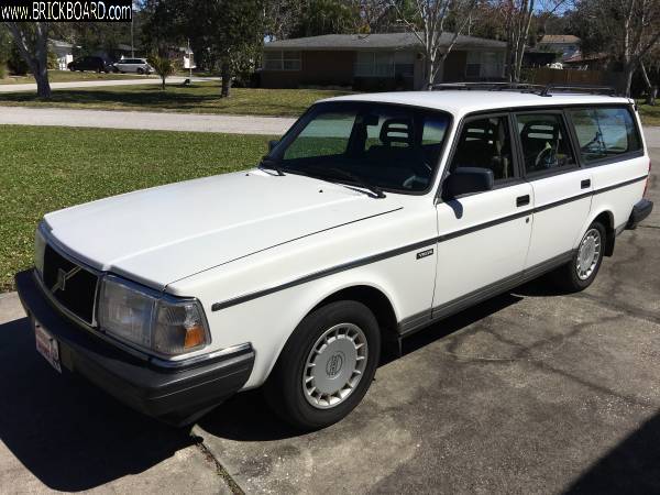 Volvo 200 -- Classic Wagon