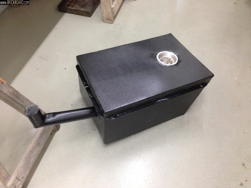 Volvo 444-544 -- Fuel tank