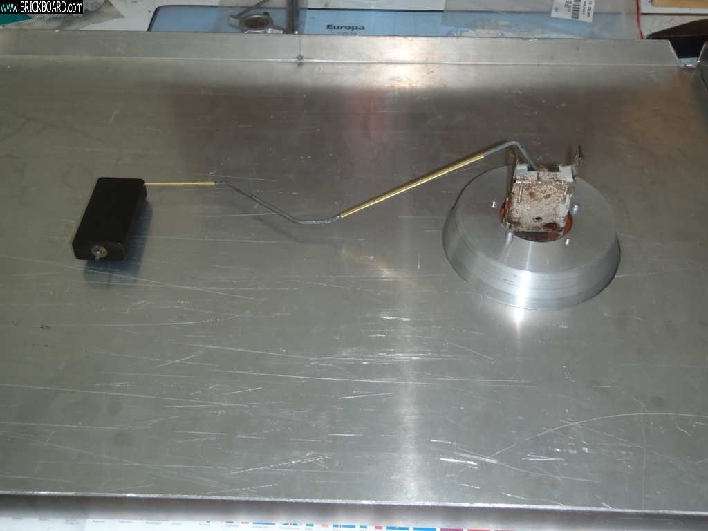 Volvo 444-544 -- Fuel tank