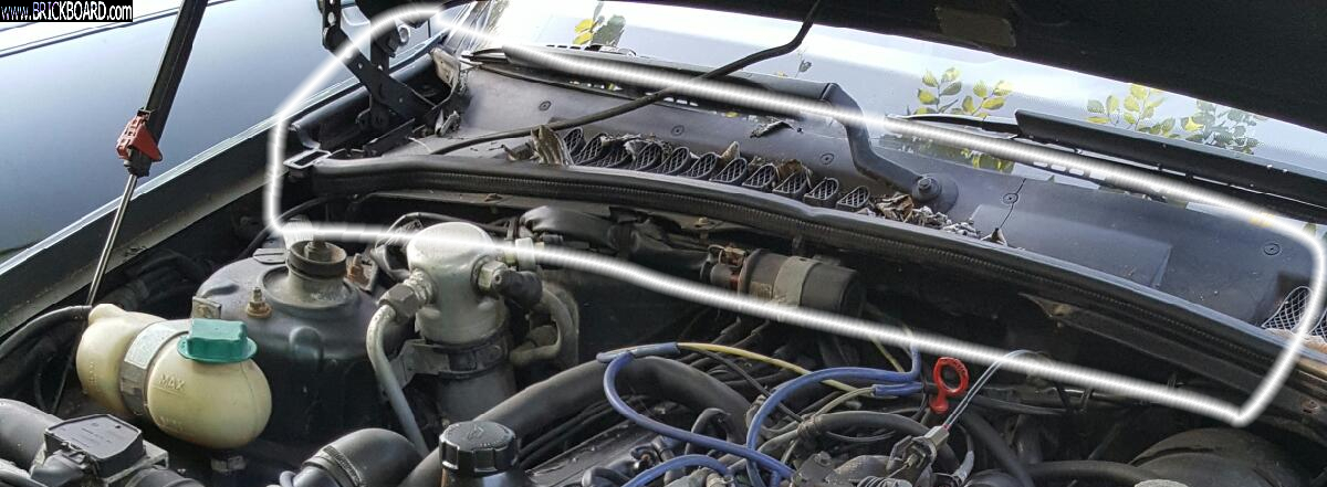 Volvo 700 -- 765 wiper cowl