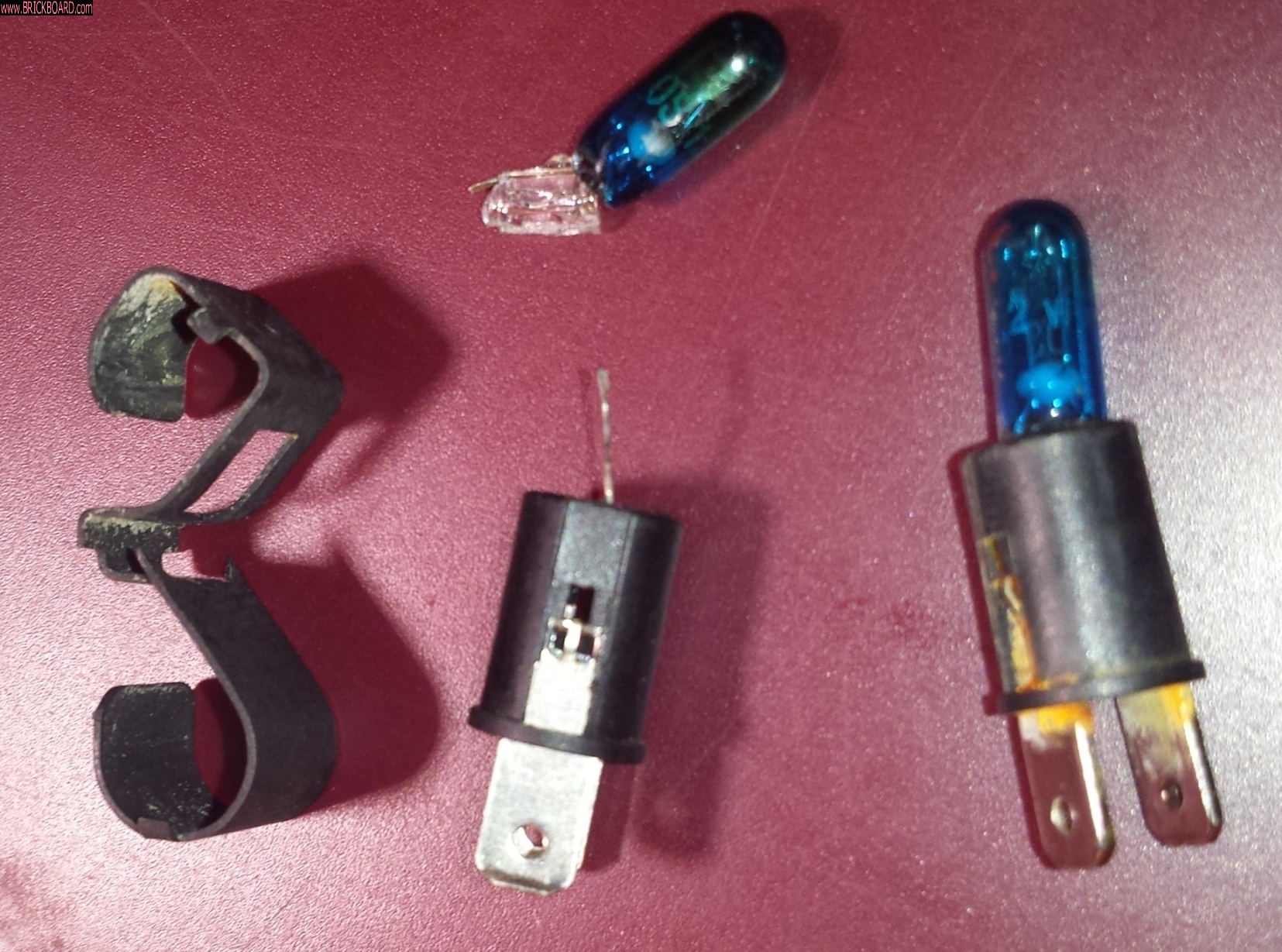 Volvo S90-V90 -- 1998 rear ashtray bulb