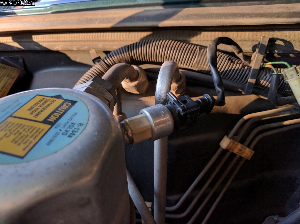 Volvo 900 -- AC Canister Connection Issue