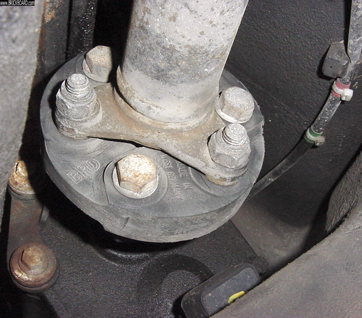 Volvo  -- Kittys Red 1990 Volvo 240 DL Wagon: Undercarriage Images