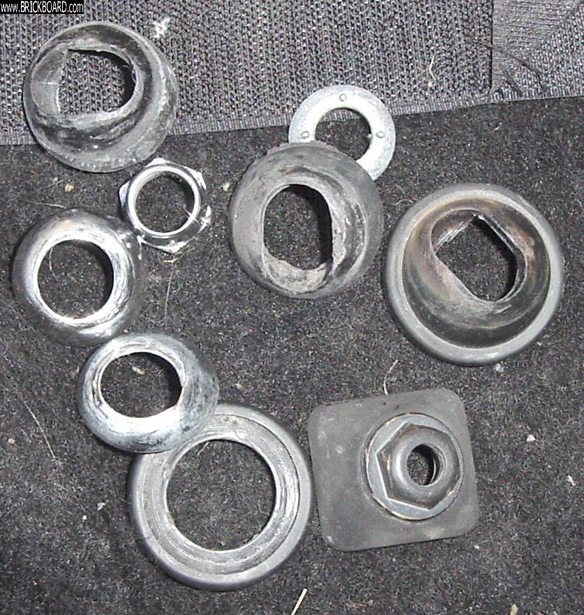 Volvo  -- Volvo 240 Antenna Fender Mast Anchors