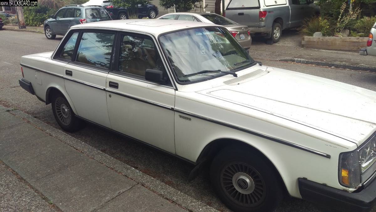 Volvo  -- 1985 240 DL