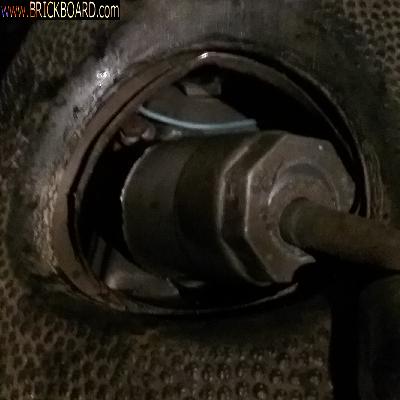 Volvo 120-130 -- busted m40 top cover