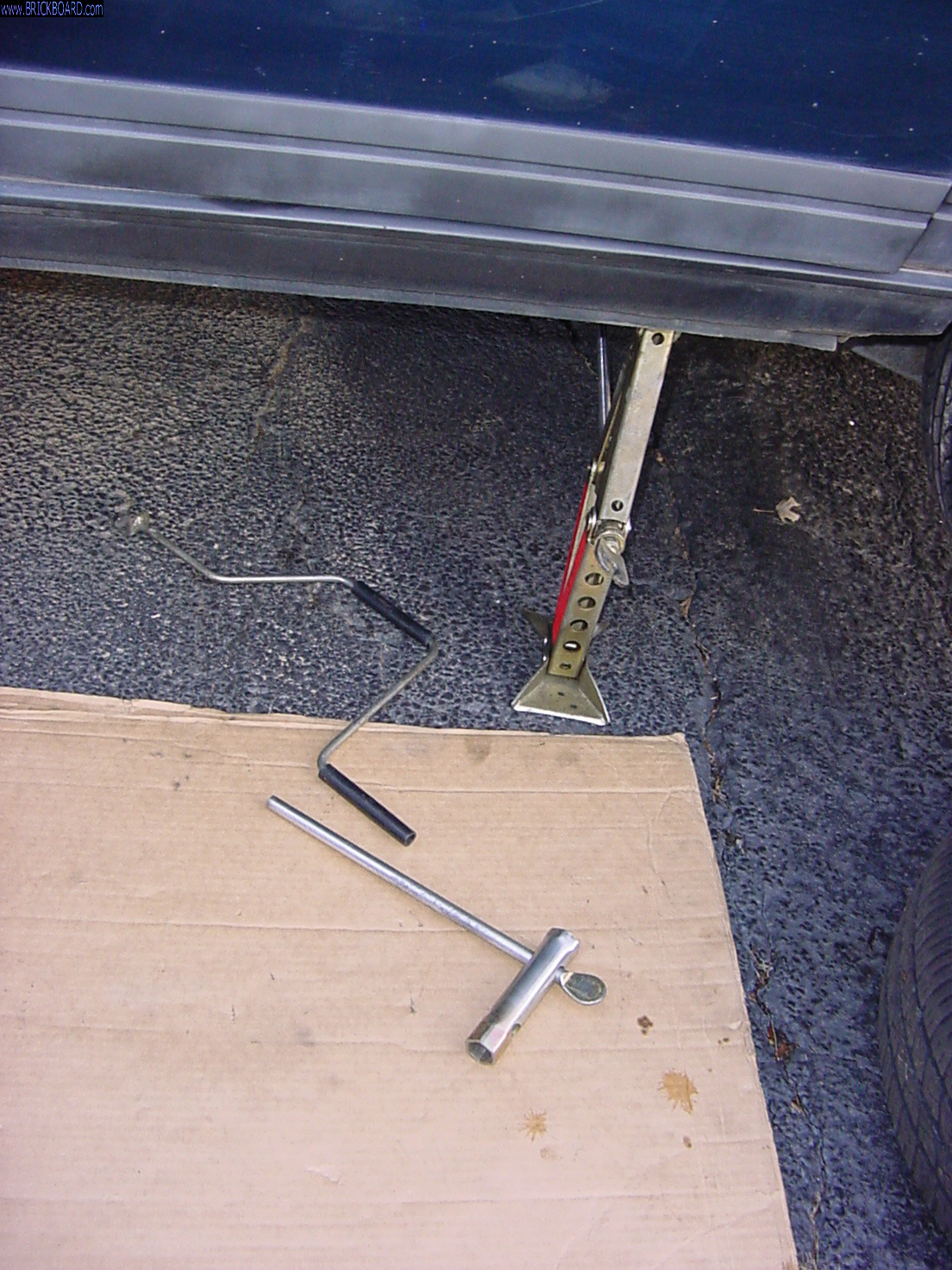 Volvo  -- Swappin' Wheel Tire Assemblies on Kittys GREEN 1992 Volvo 240 GL