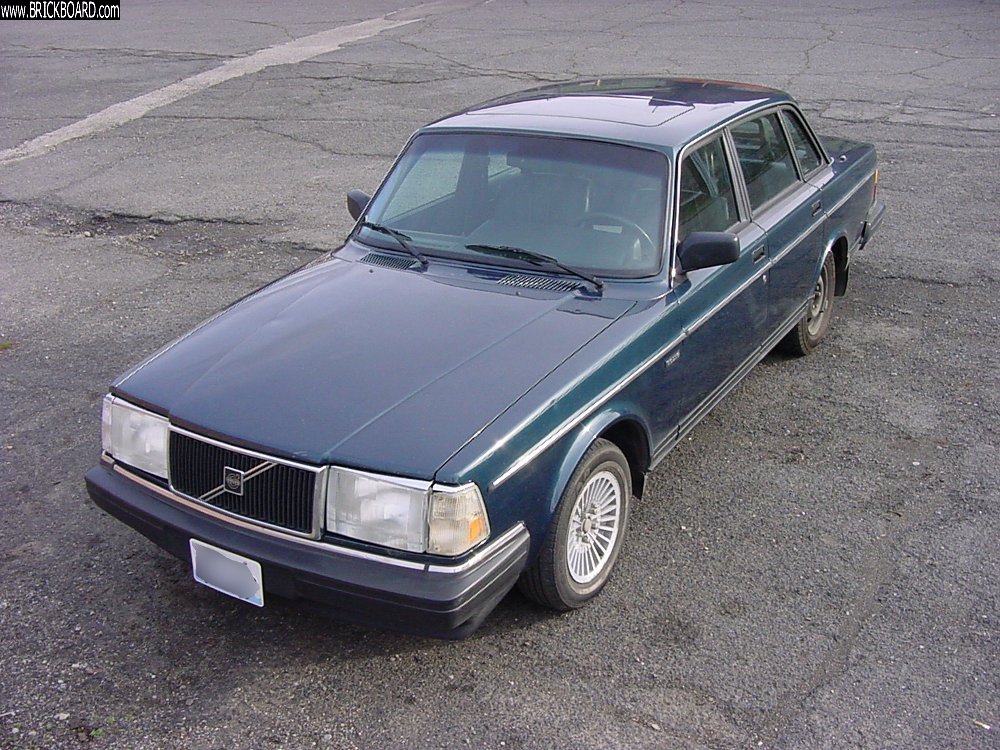 Volvo  -- 1992 Volvo 240 GL in Slumkane the Hellhole, WA-state.