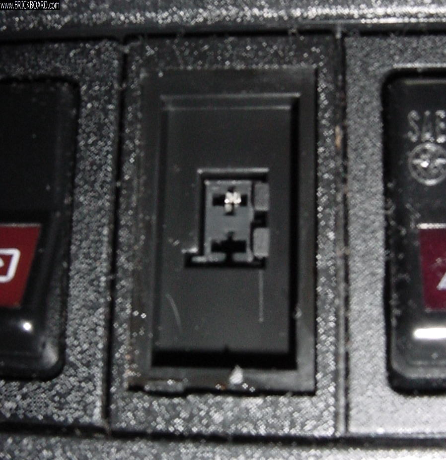 Volvo  -- Volvo 240 SRS Code Check Contact - 03
