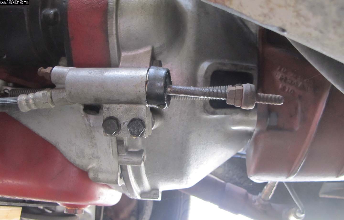 Volvo  -- Slave cylinder at angle
