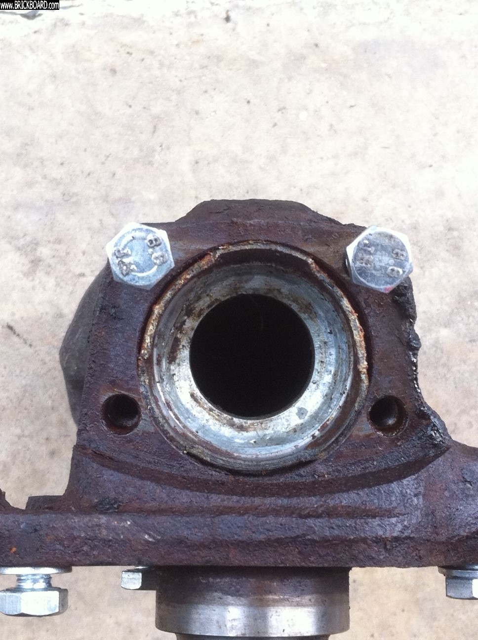Volvo 200 -- Strut tube w/ washer