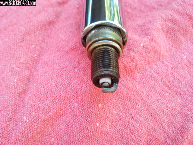 Volvo 200 -- Volvo spark plug