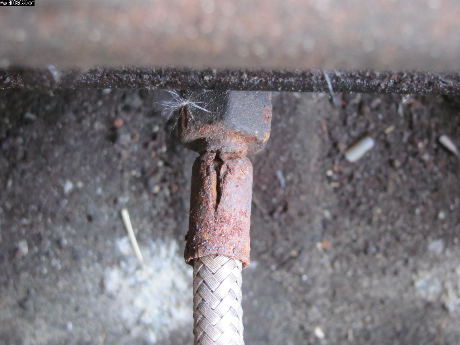Volvo  -- Fuel line to CIS injector (example audi) Collete rust
