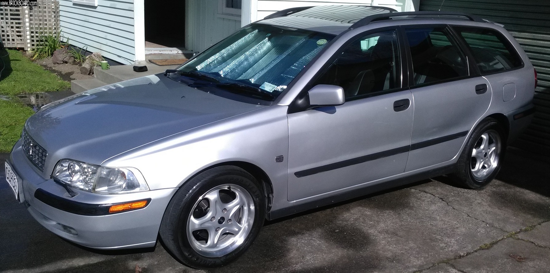Volvo  -- 2002/2003 Volvo V40 Nordic Wagon 1.9 T3 turbo petrol