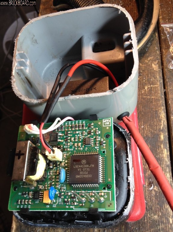 Volvo  -- Alarm Battery Leads Inside Module