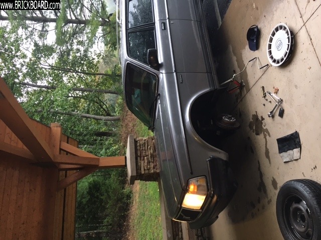Volvo 200 -- Repair on the road