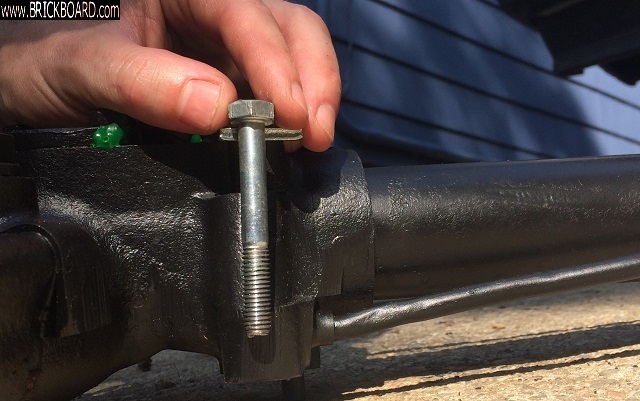 Volvo 200 -- mounting hardware, steering rack (parts geek)