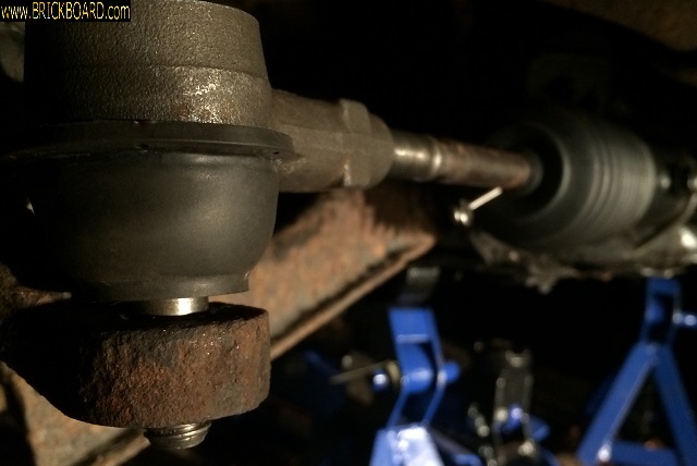 Volvo 200 -- tie rod end top-entry