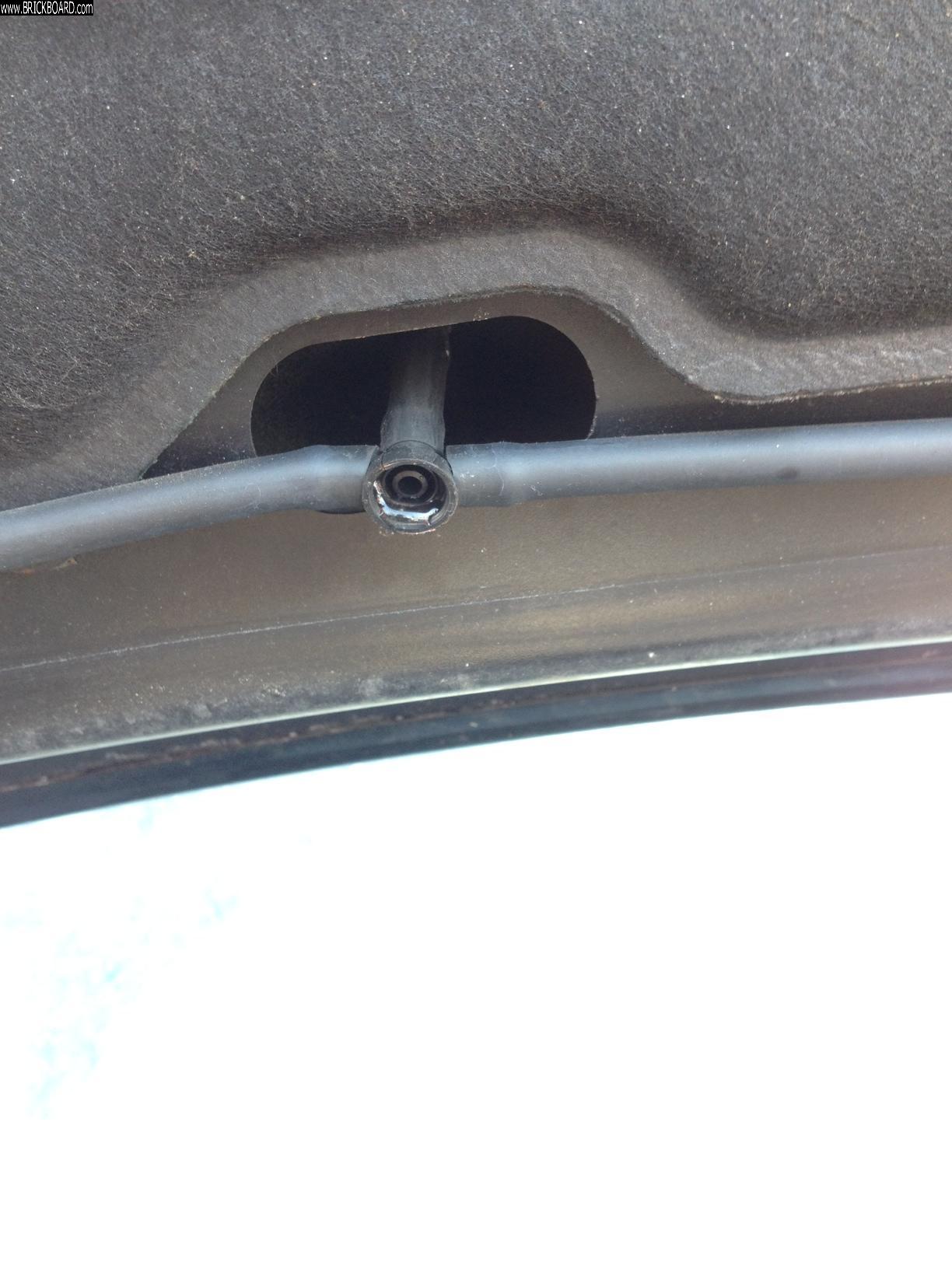 Volvo XC90 -- 2008 XC90 Windshield Washer T-valve