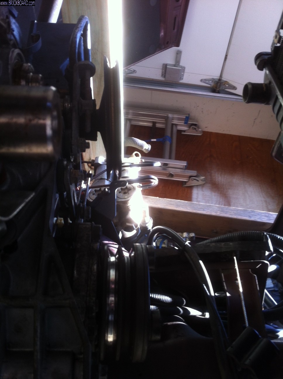 Volvo 200 -- pulley's