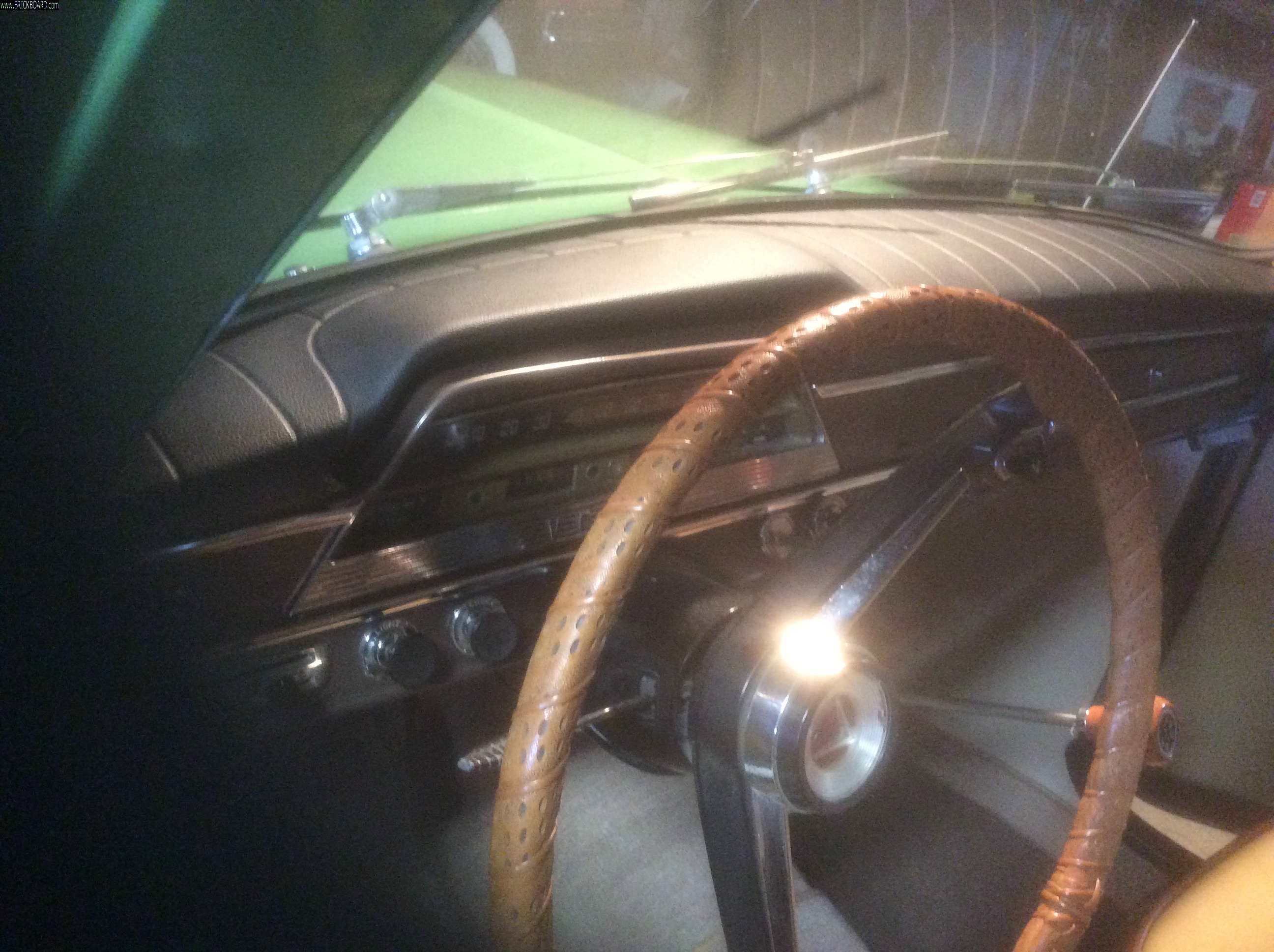 Volvo  -- 1960 pv 544 dash captain 