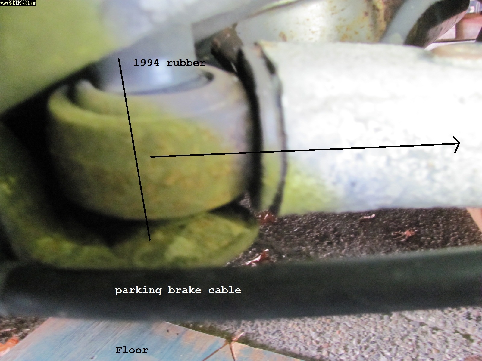 Volvo 850 -- Rear suspension Left Mount rubber