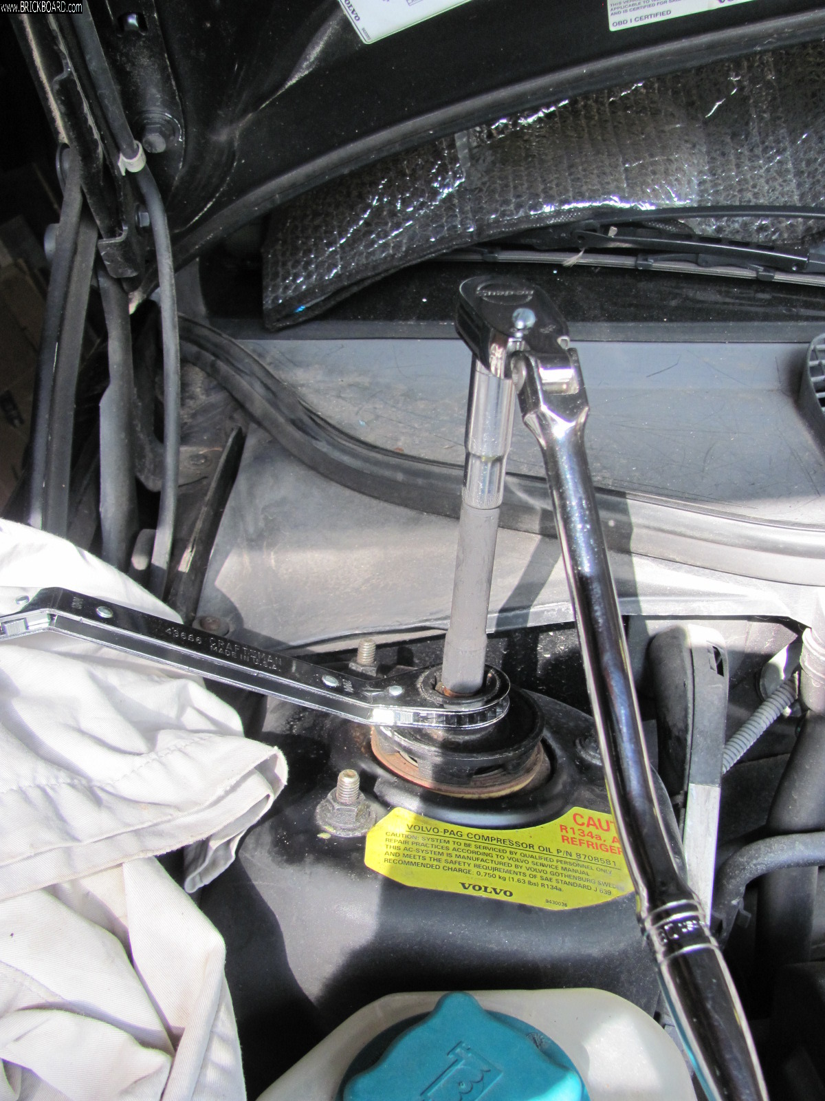 Volvo 850 -- Top nut, won't break loose yet 