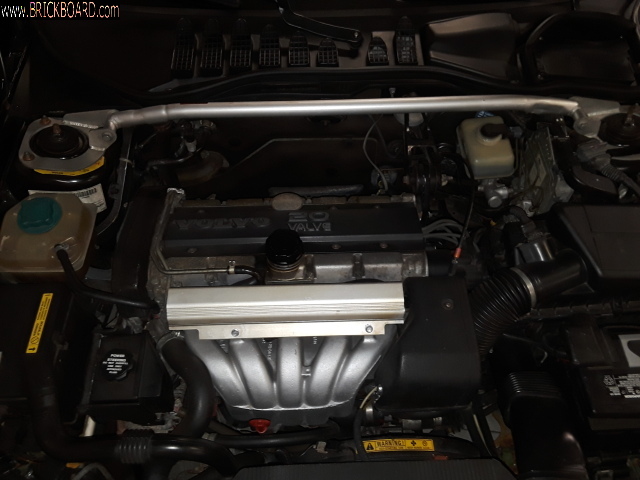 Volvo 850 -- 1994 850 5sp Engine