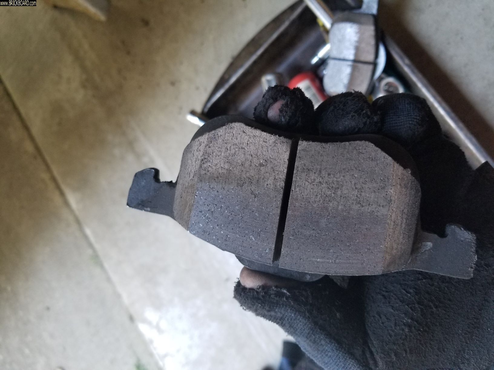 Volvo  -- v70 uneven pad wear