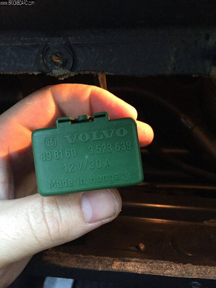 Volvo 200 -- 1989 Volvo 240 GL Fuel Pump Relay