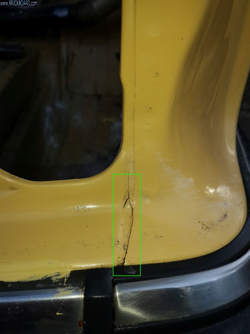 Volvo 200 -- Possible leak source?