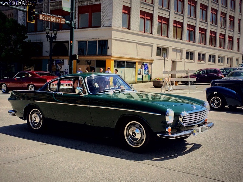 Volvo  -- 1967 1800S 