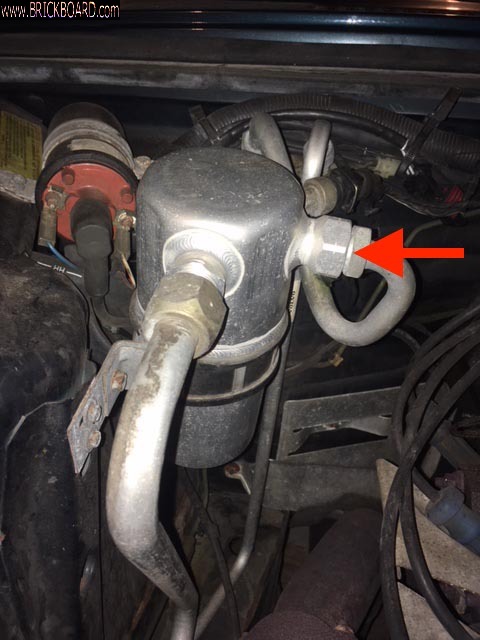 Volvo 900 -- refill port