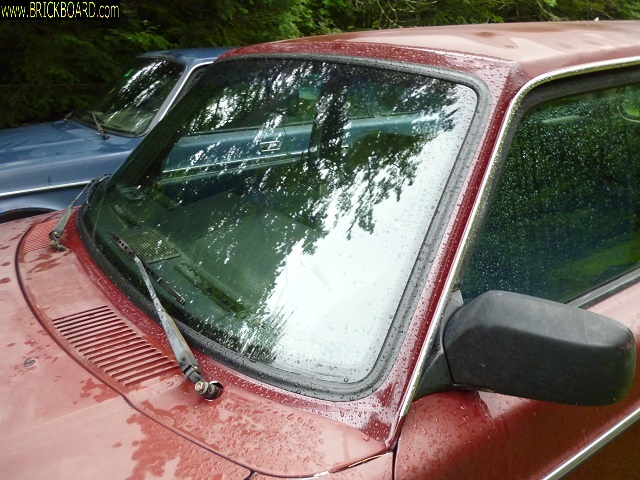 Volvo 200 -- 90 windshield