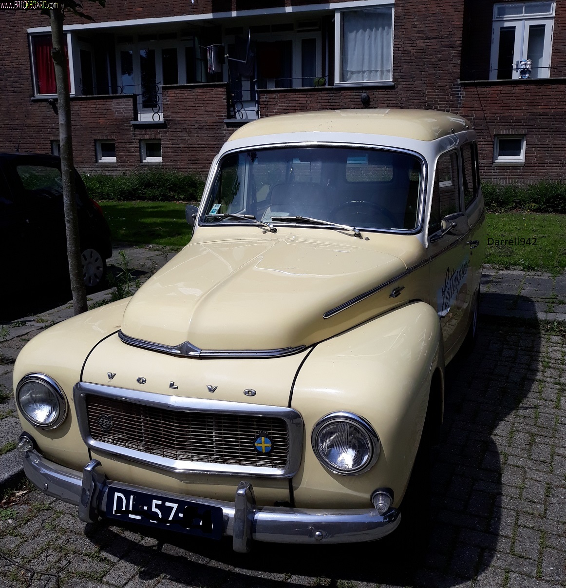 Volvo  -- Sunshine yellow 1