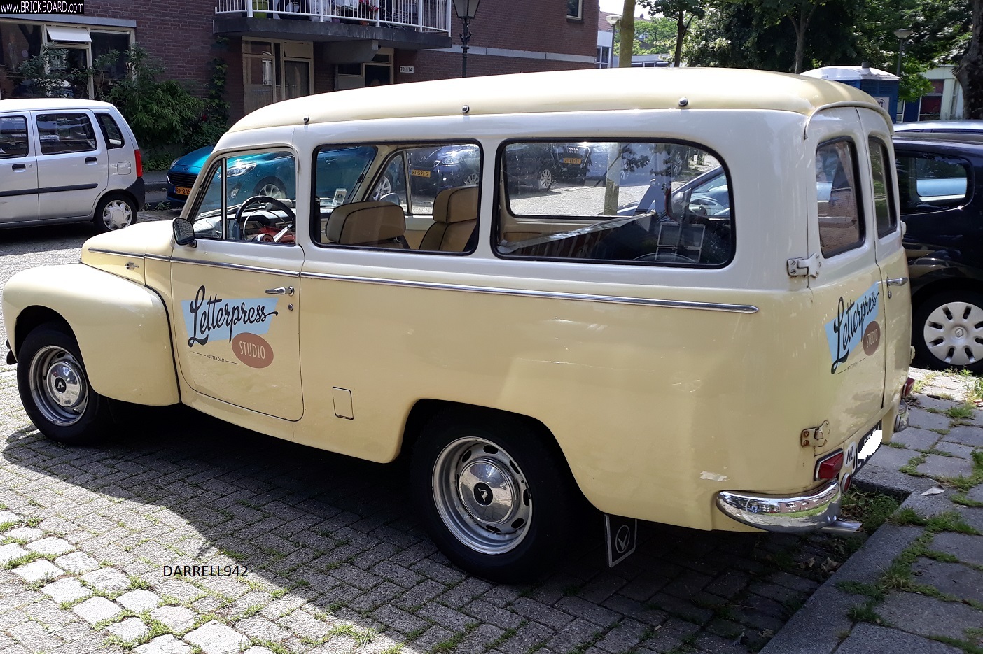 Volvo  -- Sunshine yellow 2