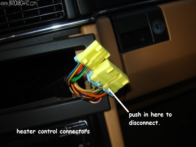 Volvo 900 -- Volvo 960/heater control removal II