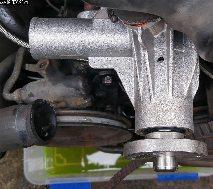 Volvo 700 -- Waterpump