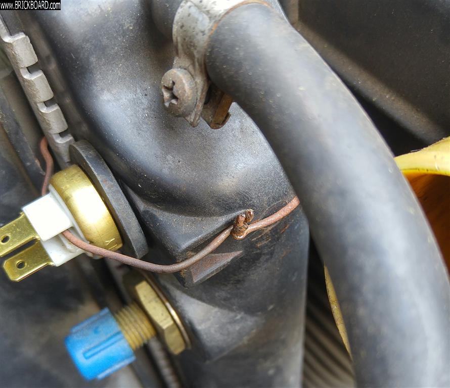 Volvo  -- Radiator Cooling Fan Push in Sensor