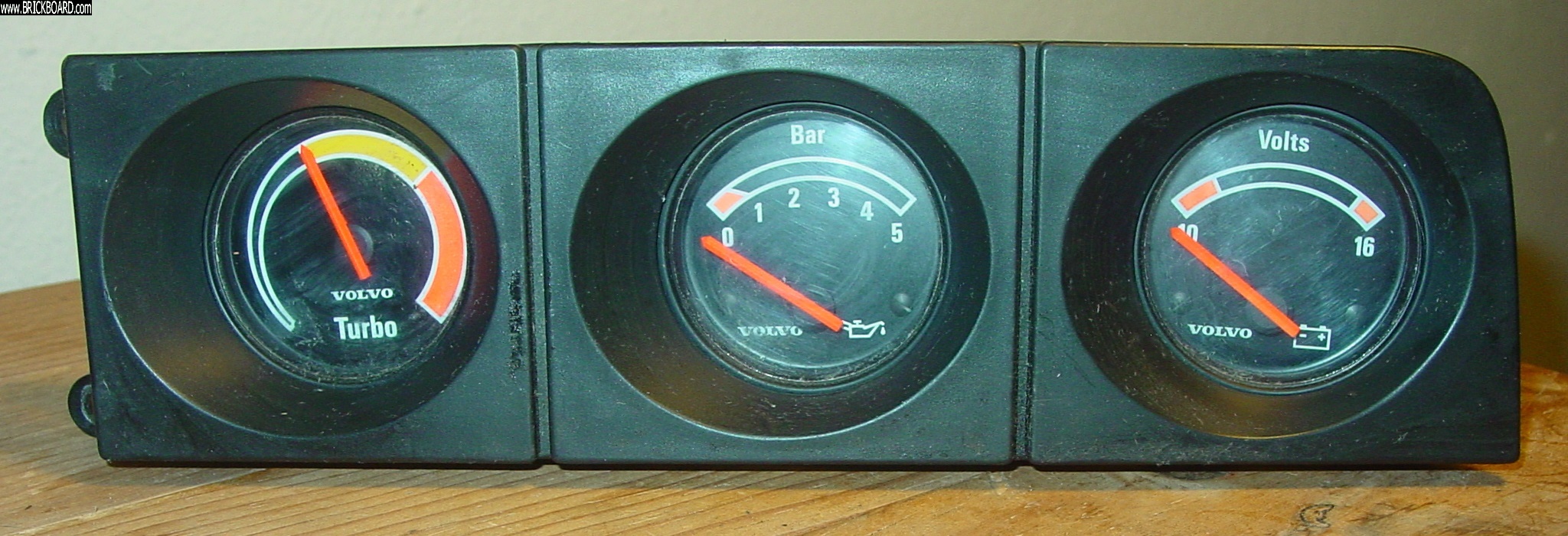Volvo 200 -- 1981-1984 Center Console Volvo 240 Turbo Gauge Cluster
