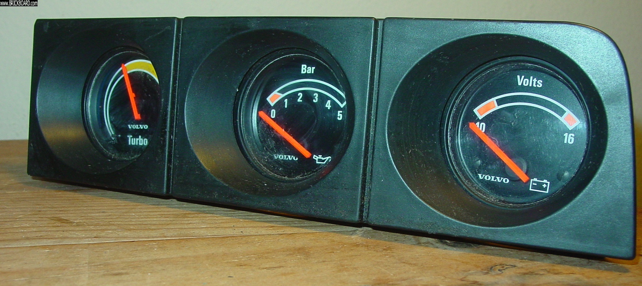 Volvo 200 -- 1981-1984 Center Console Volvo 240 Turbo Gauge Cluster