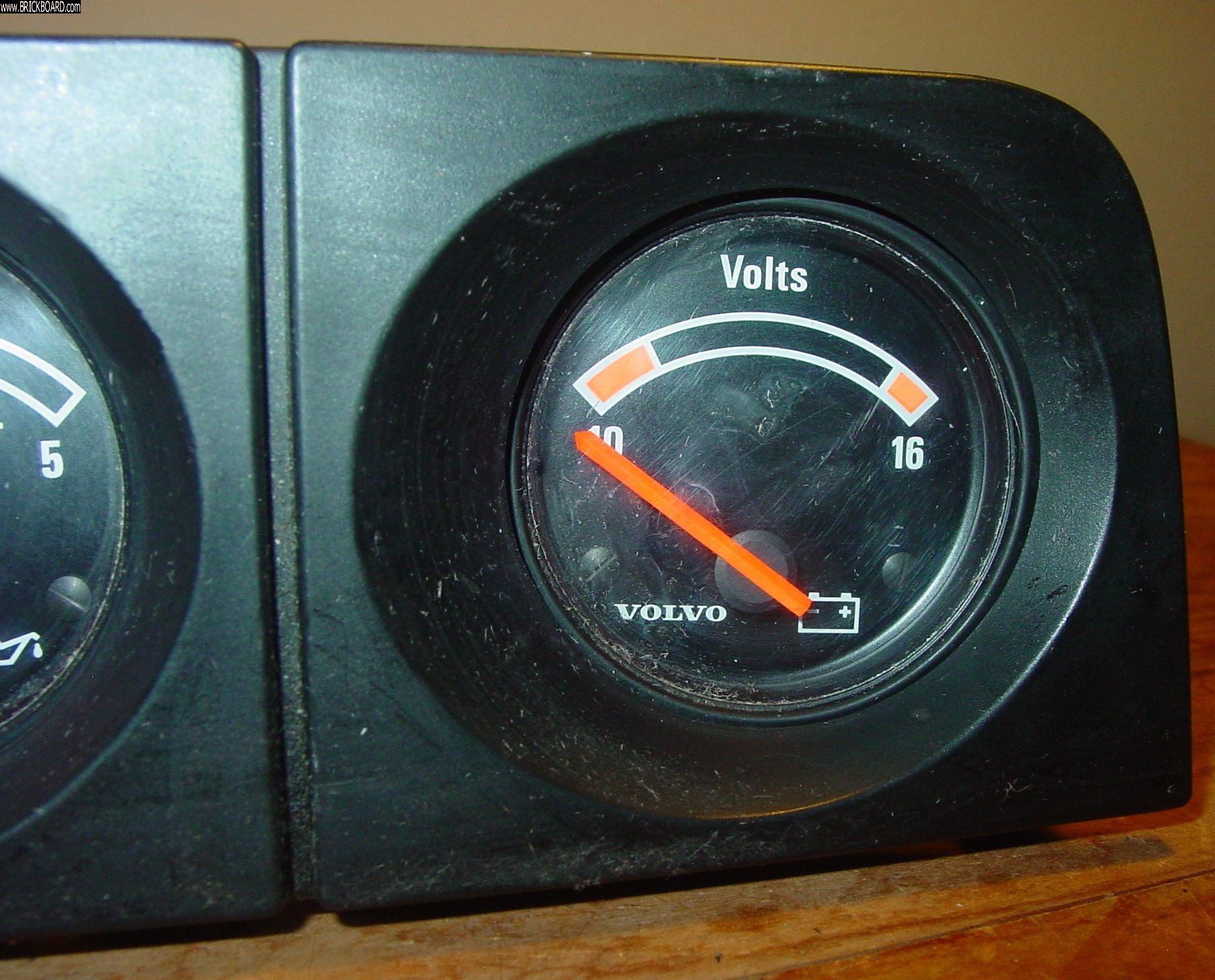 Volvo 200 -- 1981-1984 Center Console Volvo 240 Turbo Gauge Cluster