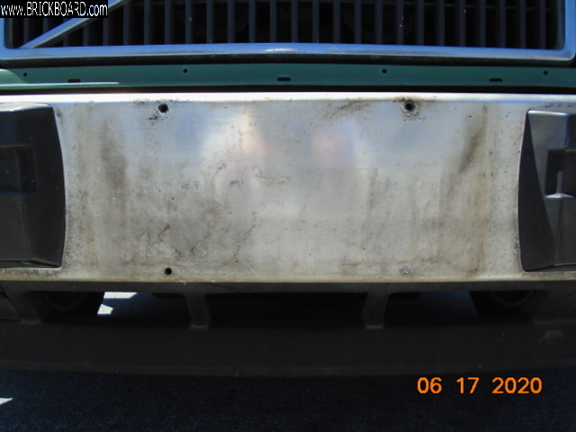 Volvo 200 -- 81242DLB21FCA