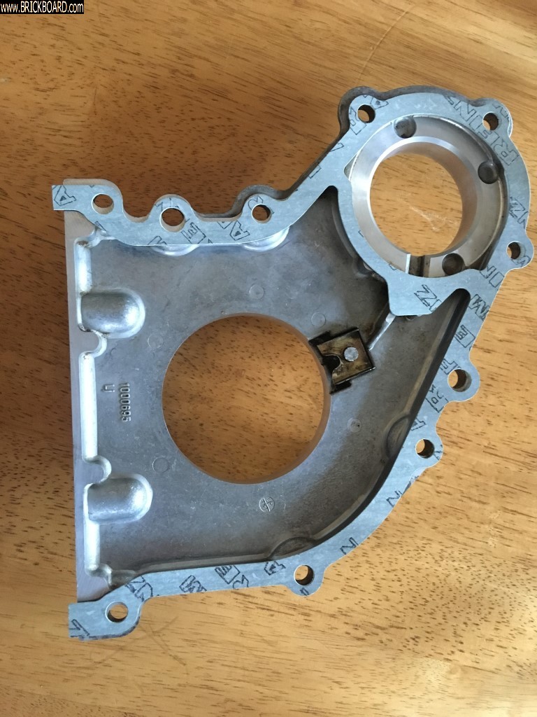 Volvo 700 -- Crankshaft cover