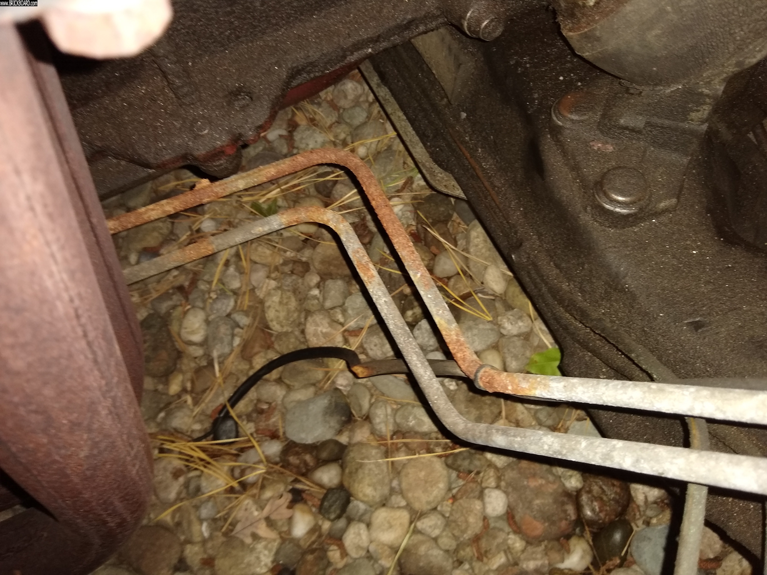 Volvo  -- 240 Loose Wire