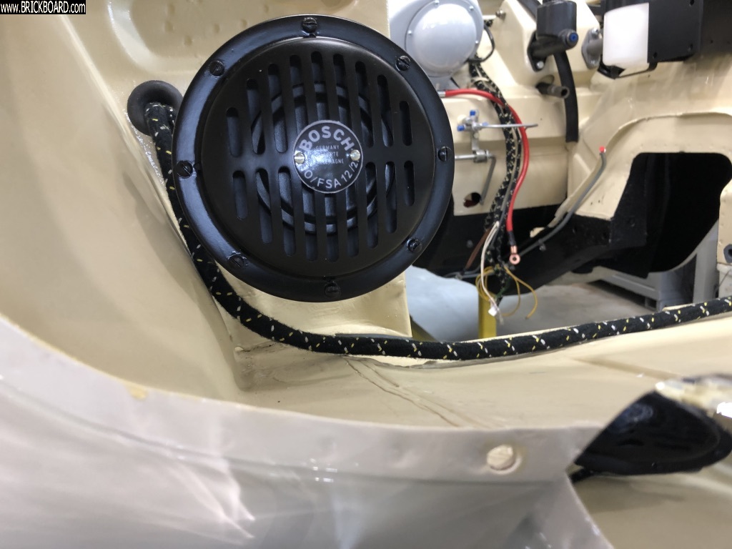 Volvo 1800 -- P1800 Horn