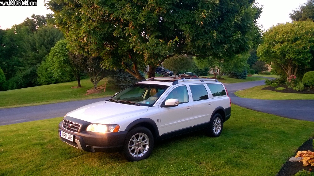 Volvo  -- 2007 XC70 Arctic White